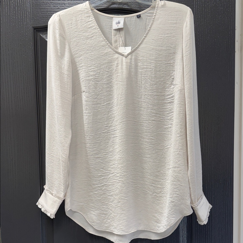 NWT CAbi #3768 Classic V-Neck Blouse Platinum XS